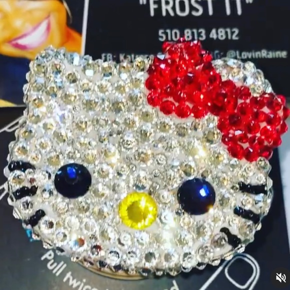 ViVI Other - 💎Hello Kitty -Air Bag Cell Phone Bracket - crystallized.